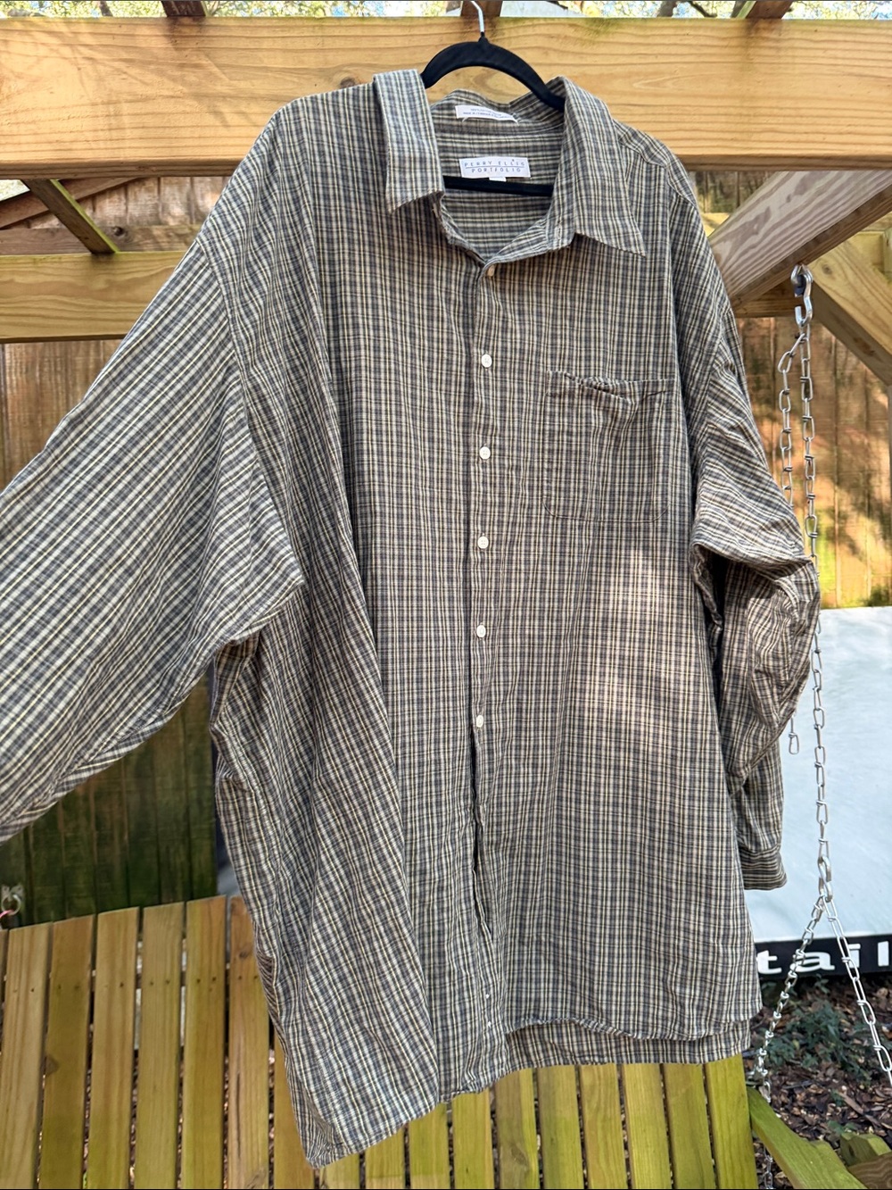 Relaxed Fit Men's Plaid Button-Down Shirt - Brown/Gray